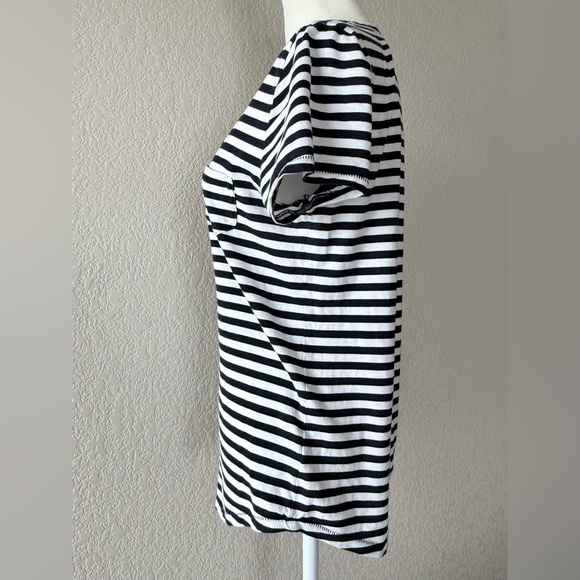 GAP Women’s Vintage Wash Striped V-Neck T-Shirt, Navy & White, Size S - Picture 4 of 4